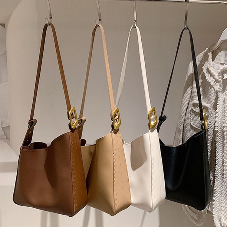 High-quality retro temperament simple large-capacity one-shoulder messenger bag sh1998 spring and summer new bucket bag women's bag is popular this year, Size:25×9×22cm
High-quality retro temperament simple large-capacity one-shoulder messenger bag sh1998 spring and summer new bucket bag women's bag is popular this year, Size:25×9×22cm