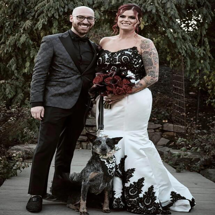 Elegant Gothic Mermaid Wedding Dresses 2022 With Cape White And Black Lace Medieval Boho Wedding Dress 2022 Satin Backless Bride Women Robe De Mariee 