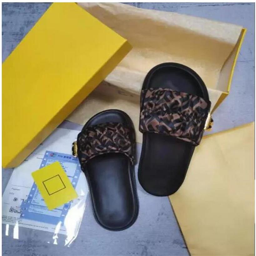 2022 newest top luxury Classic designers women slippers Flat Rubber slide Floral brocade Gear bottoms Casual Beach Wedding Party F334J
2022 newest top luxury Classic designers women slippers Flat Rubber slide Floral brocade Gear bottoms Casual Beach Wedding Party F334J
