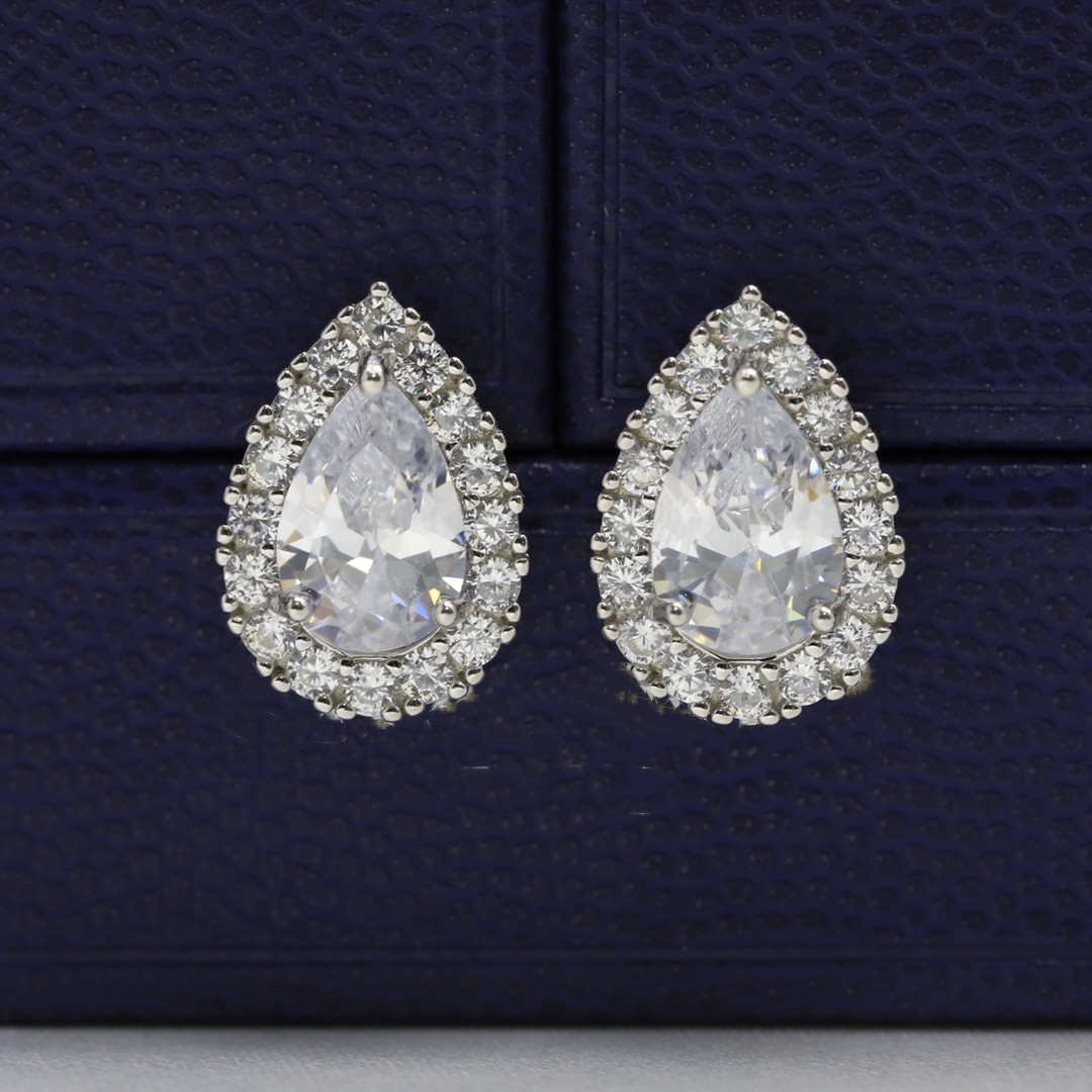 big diamond drop-shaped stud Ladies Designer Earrings Sterling Silver Clover Diamond Studs Frivole Earring Ear Ring for Women High Quality
big diamond drop-shaped stud Ladies Designer Earrings Sterling Silver Clover Diamond Studs Frivole Earring Ear Ring for Women High Quality