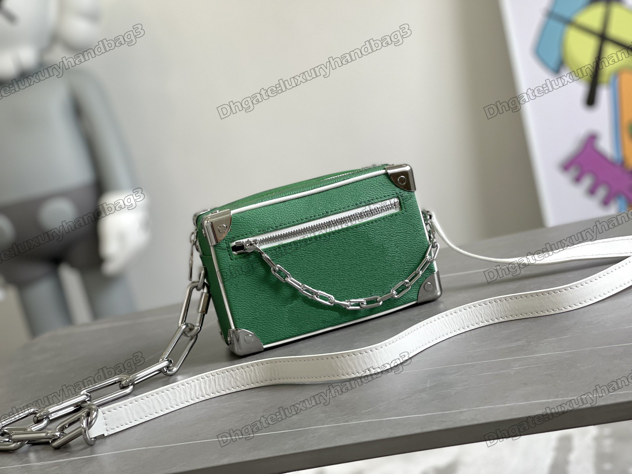 Soft Trunk messenger Bag Box Bag Monograms Men Handbag cartoon friend Letter Print Shoulder Bags Crossbody Envelope camera handbags
Soft Trunk messenger Bag Box Bag Monograms Men Handbag cartoon friend Letter Print Shoulder Bags Crossbody Envelope camera handbags
