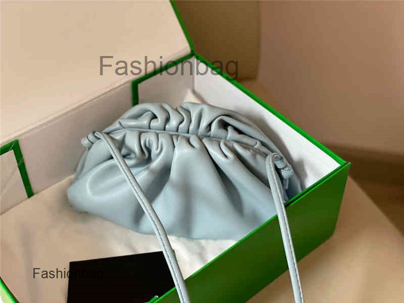 Venetas Bag Bottegas Women Bags Shoulder Underarm Handbag Designer One Leather Trend Women Shoulder 2022 Cloud Leather 1 EV8S, White small 21 * 15
Venetas Bag Bottegas Women Bags Shoulder Underarm Handbag Designer One Leather Trend Women Shoulder 2022 Cloud Leather 1 EV8S, White small 21 * 15
