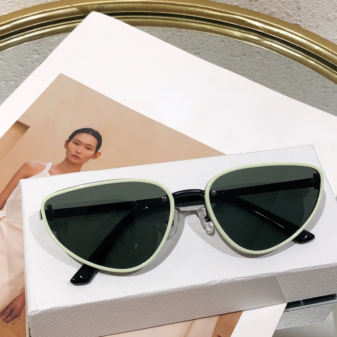 Designer Brand Ladies Sunglasses Luxury Brand Summer New Cat Eye Model 2022 New PR57WS With Original
Designer Brand Ladies Sunglasses Luxury Brand Summer New Cat Eye Model 2022 New PR57WS With Original