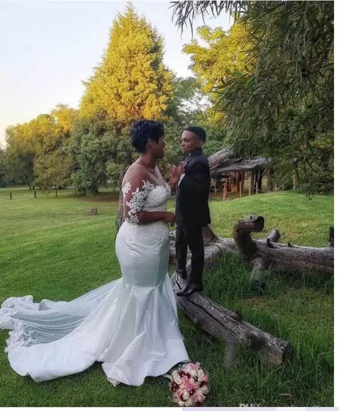 Sleeves Gorgeous Half Mermaid Wedding Dresses Bridal Gown Lace Applique Tulle Jewel Neckline Sweep Train Custom Made Vestido De Novia