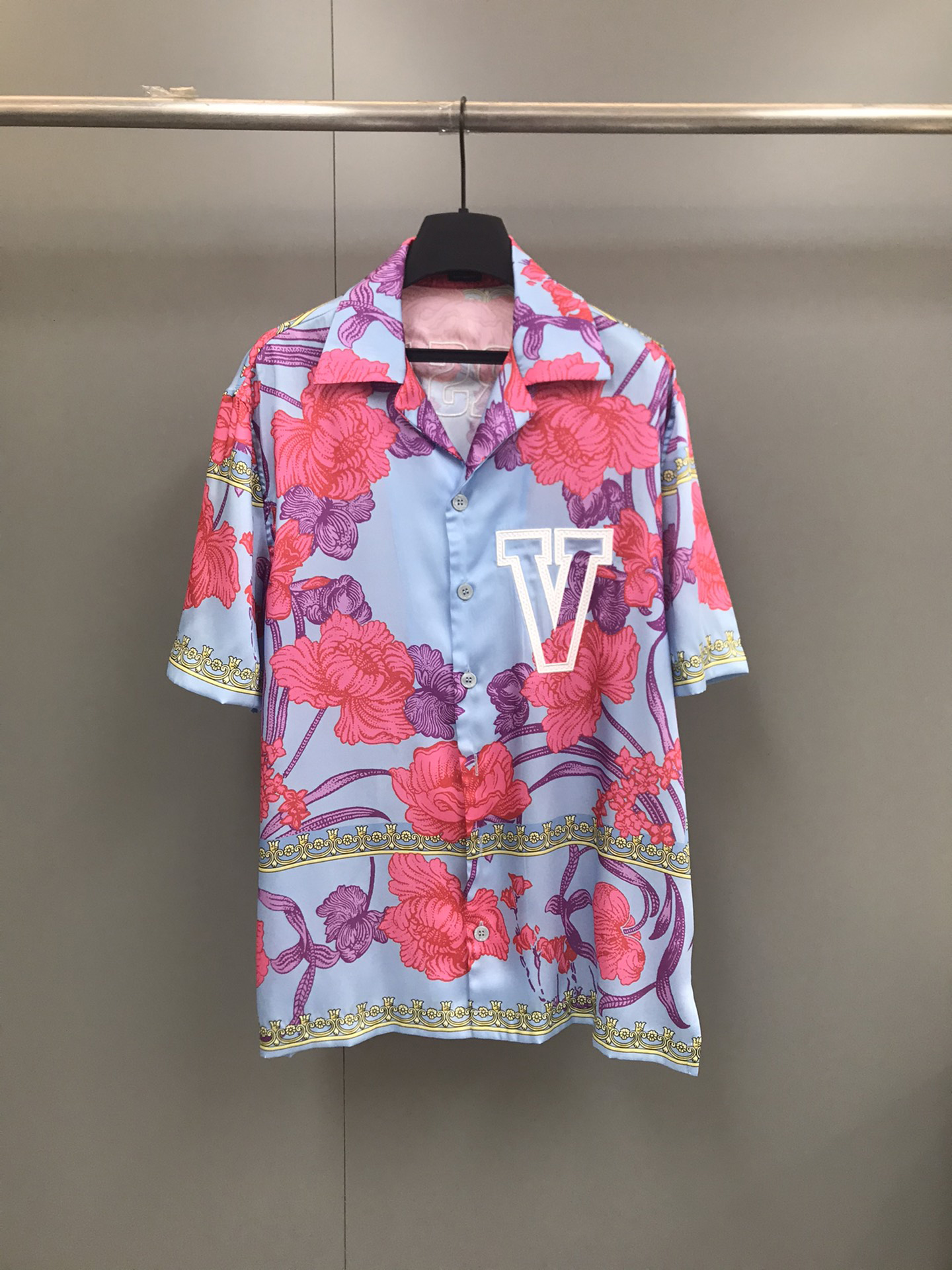 Mens designer shirts US size loose version single breasted shirt high quality flower print design luxury men casual shirt, Multi
Mens designer shirts US size loose version single breasted shirt high quality flower print design luxury men casual shirt, Multi