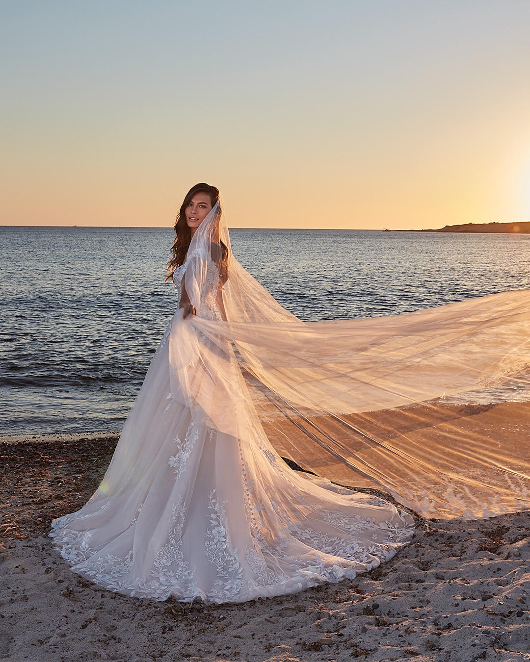 Eddy K Wedding Dress Off The Shoulder Lace Appliqued Garden Beach A Line Bridal Gown Boho Sweep Train Robe de mariee
