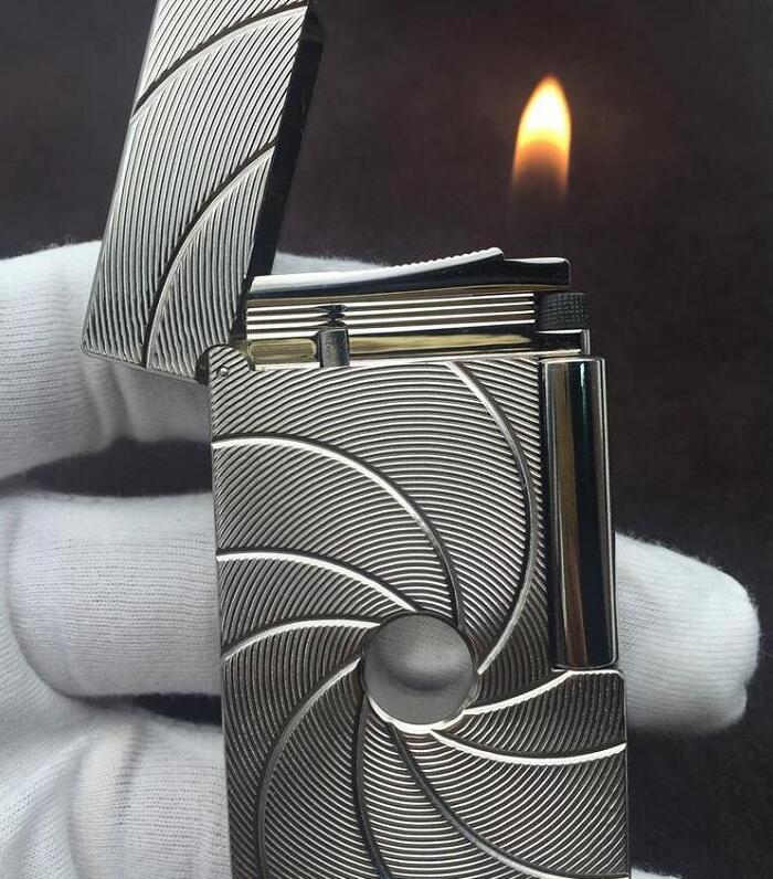 2022 new ST lighter bright sound gift with adapter luxury men accessories gold silver pattern for boyfriend gift 1170
2022 new ST lighter bright sound gift with adapter luxury men accessories gold silver pattern for boyfriend gift 1170