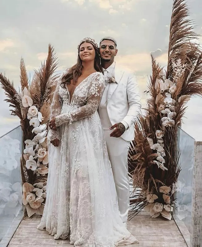 Bohemian Plus Size Wedding Dresses with Long Sleeve 2022 berta Sexy Deep V-neck Lace Floral Bohemian Beach Bride Robes Gown vestidos