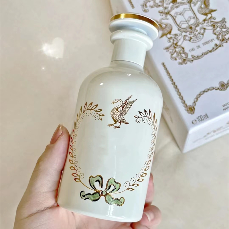 Promotion Perfume garden series winter spring 100ml rose snake Men Women Neutral Perfumes Fragrance Long Lasting Good Smell Cologne Spray Fast Ship
Promotion Perfume garden series winter spring 100ml rose snake Men Women Neutral Perfumes Fragrance Long Lasting Good Smell Cologne Spray Fast Ship