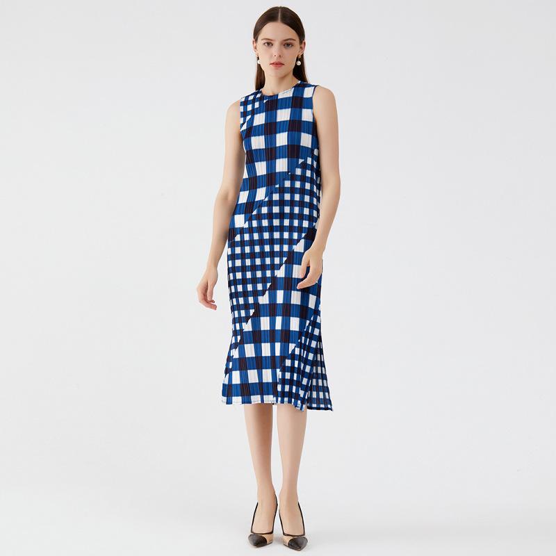 Casual Dresses Miyake Print Plaid Pleated Sleeveless Round Neck Dress Polyester Fashionable Temperament Slim A-line Skirt Summer Women's, Blue
Casual Dresses Miyake Print Plaid Pleated Sleeveless Round Neck Dress Polyester Fashionable Temperament Slim A-line Skirt Summer Women's, Blue