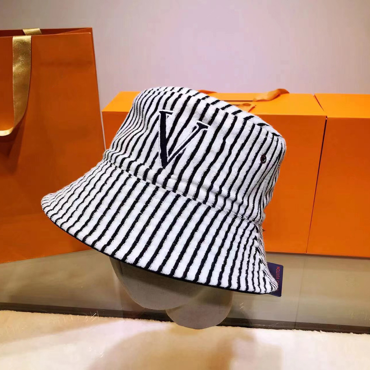 Classic Designer Ball Caps Womens Multicolour Reversible Canvas Hat Fashion Designers Caps Hats Men Summer Fisherman Beach Bonnet Sun Casquette
Classic Designer Ball Caps Womens Multicolour Reversible Canvas Hat Fashion Designers Caps Hats Men Summer Fisherman Beach Bonnet Sun Casquette