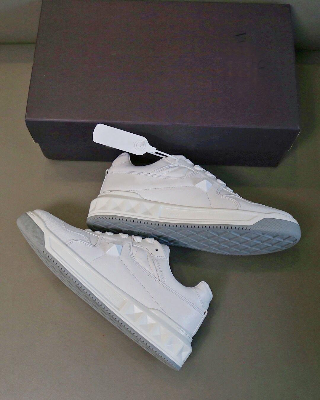 Famous Rock spiked Men's Studs Casual sneaker sports Trainers Shoes One Stud Low Top Calfskin Sneakers Outdoor Valentinoe''Valentinoity clL
Famous Rock spiked Men's Studs Casual sneaker sports Trainers Shoes One Stud Low Top Calfskin Sneakers Outdoor Valentinoe''Valentinoity clL
