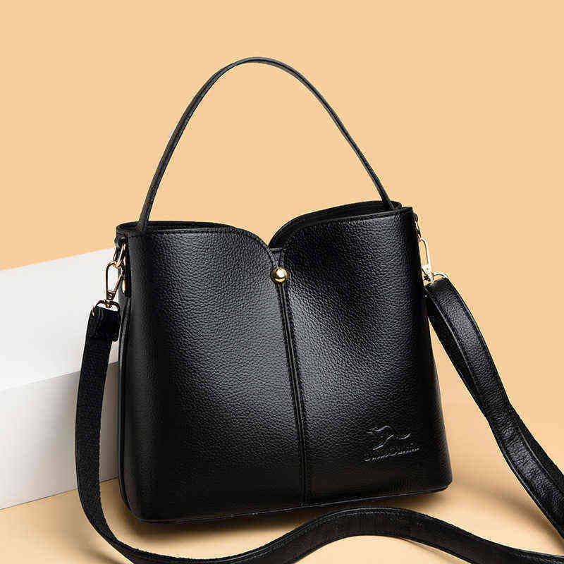 Evening Bags Minority design bag female 2022 new fashion simple portable shoulder high-grade sense large capacity bucket 220211, Black
Evening Bags Minority design bag female 2022 new fashion simple portable shoulder high-grade sense large capacity bucket 220211, Black