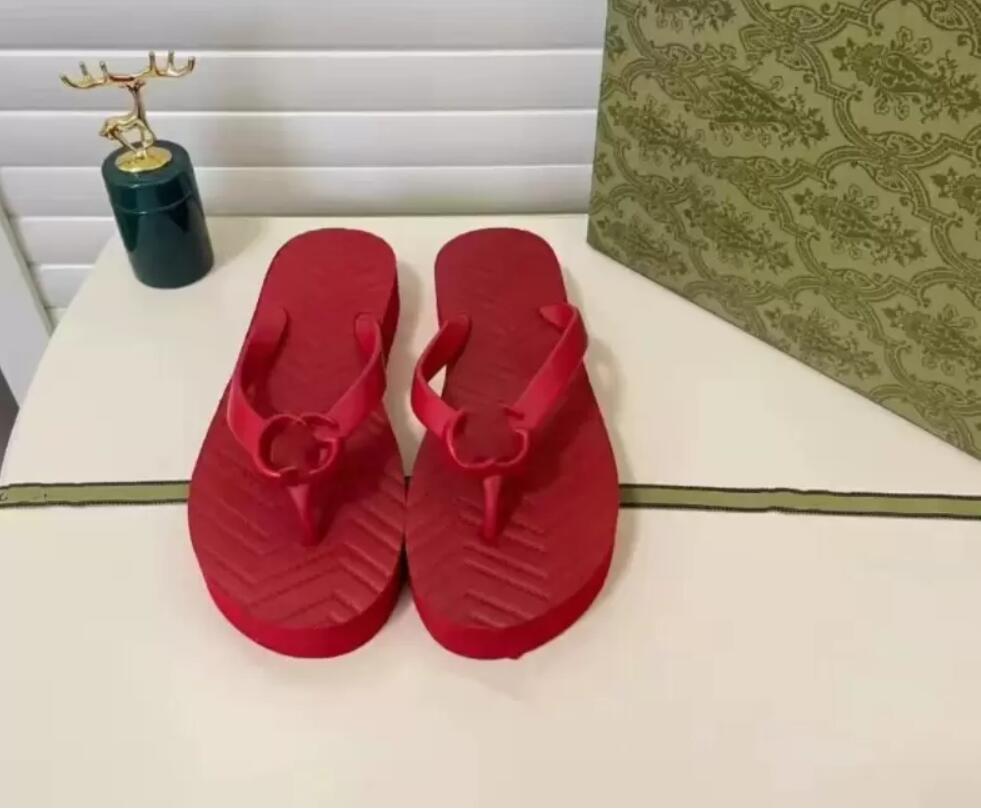 2022 Classic Fashion Leather Women slipper Flip Flops Thick Soled Sandal Indoor Waterproof Non Slip Designer V-Shaped Solid Color Summer Outdoor Relaxation Beach, Blue
2022 Classic Fashion Leather Women slipper Flip Flops Thick Soled Sandal Indoor Waterproof Non Slip Designer V-Shaped Solid Color Summer Outdoor Relaxation Beach, Blue