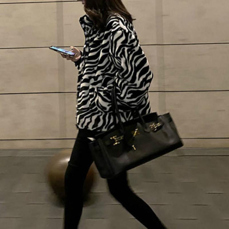 Women' Jackets Chic Korean Fashion Style Overcoat Casual Zebra Pattern Plush Jacket Winter Thick Warm Short Women All-match JacketsWomen, Zebra tops
Women' Jackets Chic Korean Fashion Style Overcoat Casual Zebra Pattern Plush Jacket Winter Thick Warm Short Women All-match JacketsWomen, Zebra tops