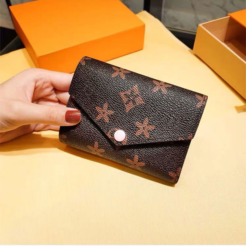 Genuine Leather Card Holders Women Wallet Holder Classic men short Wallets M41938 plaid Fashion Designer mens purses Womens purse Brown plaid, Brown plaid - pink interior
Genuine Leather Card Holders Women Wallet Holder Classic men short Wallets M41938 plaid Fashion Designer mens purses Womens purse Brown plaid, Brown plaid - pink interior