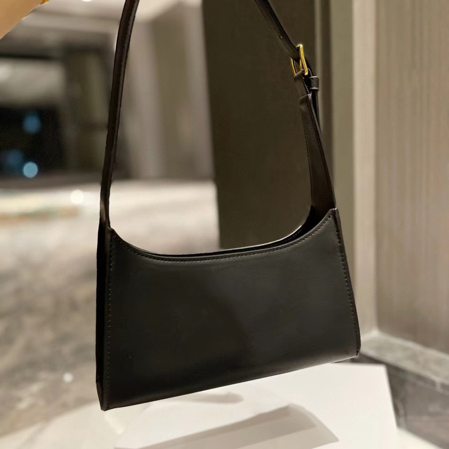 Designers Bags Luxurys ladies shoulder bags handbags summer casual travel crossbody bag solid color letter temperament with a hundred pillowbags very nice, White
Designers Bags Luxurys ladies shoulder bags handbags summer casual travel crossbody bag solid color letter temperament with a hundred pillowbags very nice, White