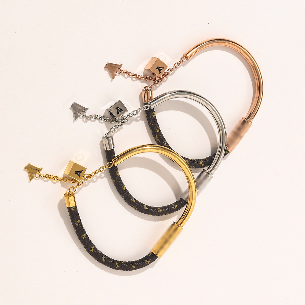 New Style Designer Jewelry Bracelets Bangle 18K Gold Plated 925 Silver Plated Stainless steel Wristband Cuff Chain Women Bracelet for Birthday Gift ZG1688
New Style Designer Jewelry Bracelets Bangle 18K Gold Plated 925 Silver Plated Stainless steel Wristband Cuff Chain Women Bracelet for Birthday Gift ZG1688