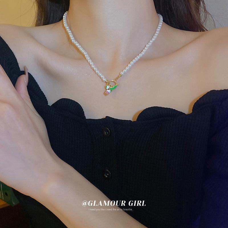 Chokers Modern French Tulip Flower Pearl T-button Necklace With Baroque Design Clavicle Chain Pendant
Chokers Modern French Tulip Flower Pearl T-button Necklace With Baroque Design Clavicle Chain Pendant
