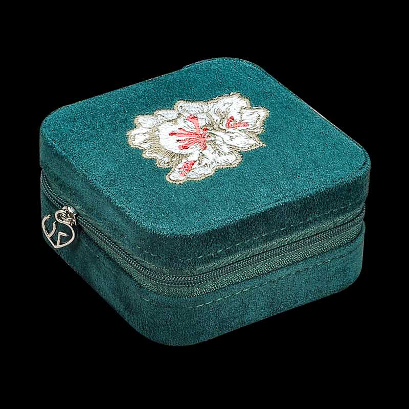 Jewelry Pouches Bags Classical Velvet Earrings Casket For Accessory Display Embroidery Fashionable And PortableJewelry
Jewelry Pouches Bags Classical Velvet Earrings Casket For Accessory Display Embroidery Fashionable And PortableJewelry