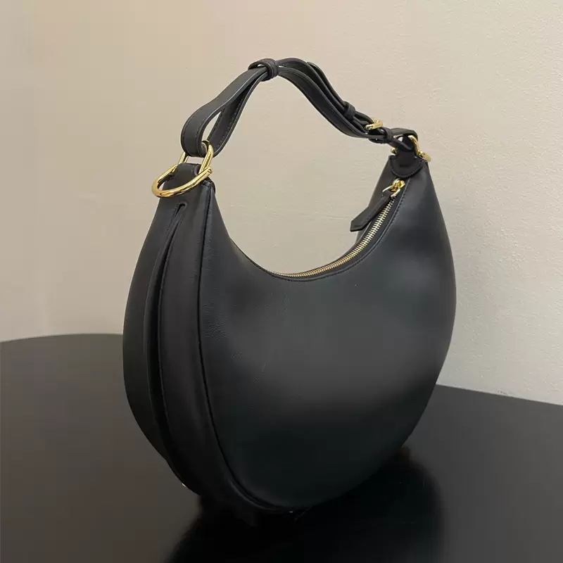6A Crescent Bags Genuine Leather Axillary Bag Handbag Half Moon Purse Bottom Gold Hardware Letters Zipper Closure Quality Wallet Evening Clutch Purse
6A Crescent Bags Genuine Leather Axillary Bag Handbag Half Moon Purse Bottom Gold Hardware Letters Zipper Closure Quality Wallet Evening Clutch Purse