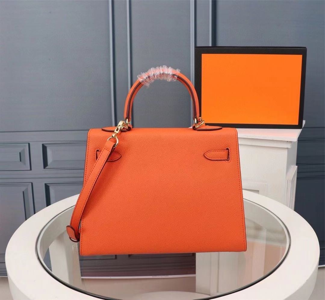 2021 new palm print leather hand ladies messenger high-end luxury design and elegant shoulder bag, Picture color
2021 new palm print leather hand ladies messenger high-end luxury design and elegant shoulder bag, Picture color
