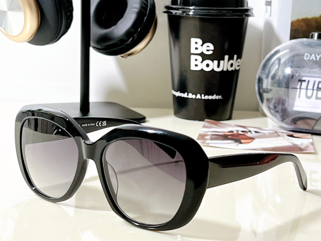 Womens Sunglasses For Women Men Sun Glasses Mens 40226 Fashion Style Protects Eyes UV400 Lens Top Quality With Random Box
Womens Sunglasses For Women Men Sun Glasses Mens 40226 Fashion Style Protects Eyes UV400 Lens Top Quality With Random Box