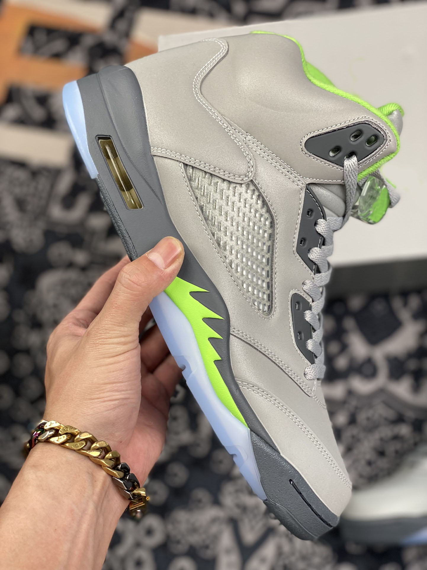 2022 Air Authentic 5 Green Bean Basketball Shoes Silver Flint Grey sneakers 3M reflective 5S Easter Jade Horizon Retro Men Women Athletic Sports shoes With Box, Customize
2022 Air Authentic 5 Green Bean Basketball Shoes Silver Flint Grey sneakers 3M reflective 5S Easter Jade Horizon Retro Men Women Athletic Sports shoes With Box, Customize