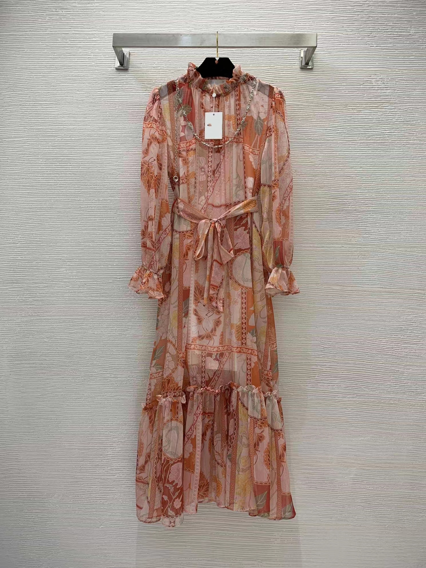 Milan Runway dresses 2022 Autumn Stand Collar Long Sleeve Women' Designer Dress Brand Same Style Dress 0730-17, Picture color 
Milan Runway dresses 2022 Autumn Stand Collar Long Sleeve Women' Designer Dress Brand Same Style Dress 0730-17, Picture color