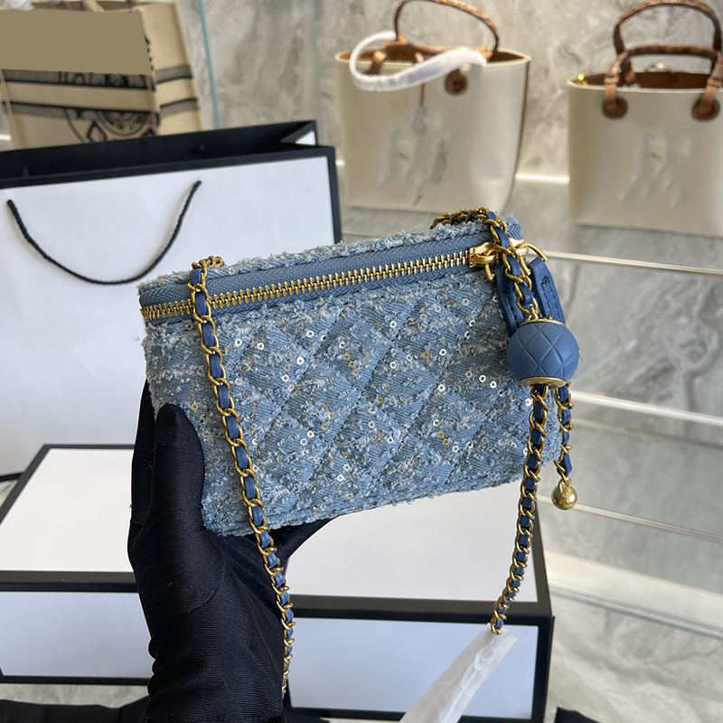 Womens Classic Mini Vanity Denim Sequins Box Bags Quilted Crush Ball Crossbody Shoulder Luxury Designer Cosmetic Case Handbags 10CM/19CM
Womens Classic Mini Vanity Denim Sequins Box Bags Quilted Crush Ball Crossbody Shoulder Luxury Designer Cosmetic Case Handbags 10CM/19CM