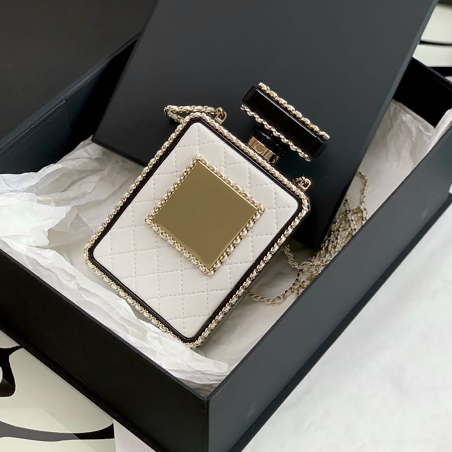 Designers Chains Bag 10A Mirror quality Luxuries Perfume Bottle Bag Sheepskin Cross Body Bags With Box C059 
Designers Chains Bag 10A Mirror quality Luxuries Perfume Bottle Bag Sheepskin Cross Body Bags With Box C059