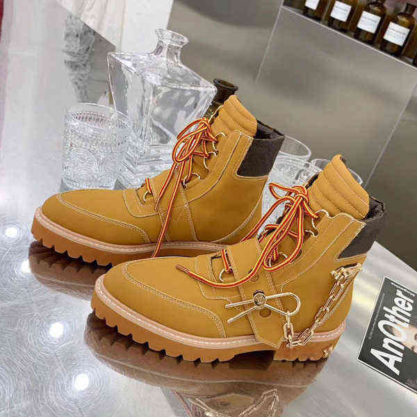 Fashion 2022 designer design ankle boots Women Men Latest designer boots Golden chain reaction sneakers decoration size 35-45, Black
Fashion 2022 designer design ankle boots Women Men Latest designer boots Golden chain reaction sneakers decoration size 35-45, Black