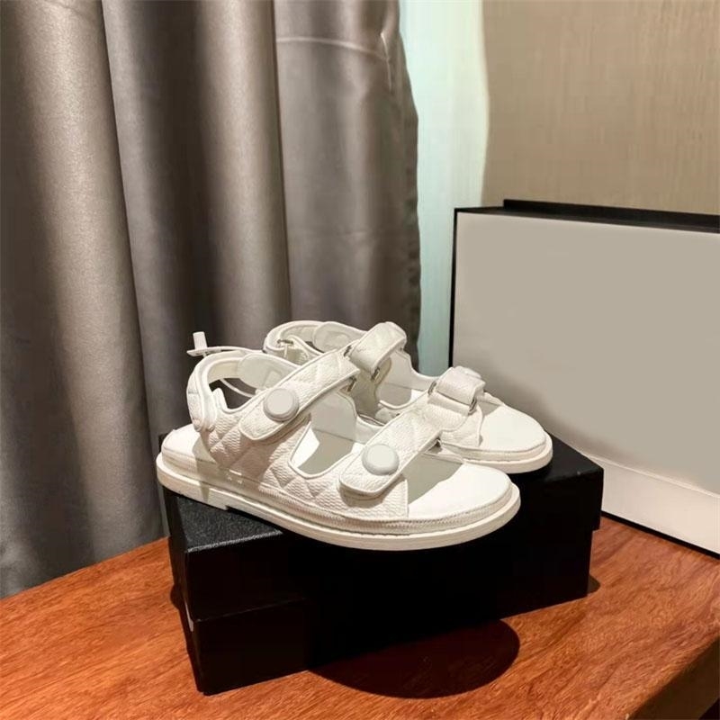 Dad Sandals Grandad Sandals Loafers Caviar Leather Chain Gold High Quality Women Slippers Crystal Calf Quilted Platform Summer Designers
Dad Sandals Grandad Sandals Loafers Caviar Leather Chain Gold High Quality Women Slippers Crystal Calf Quilted Platform Summer Designers