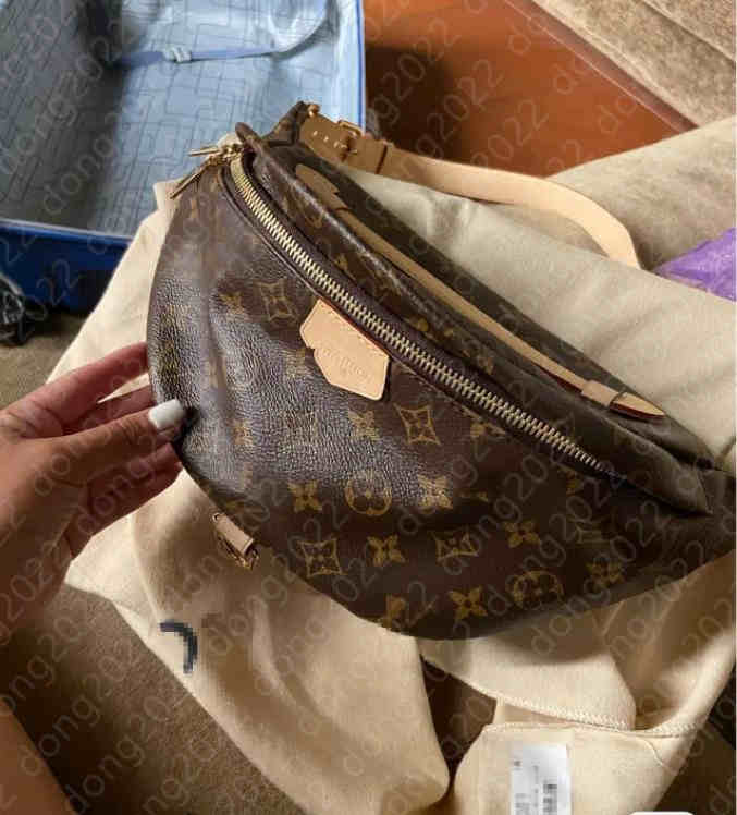 Designers luxurys Women Men Bumbag Cross Body Shoulder Bag Waist Bags Temperament Bumbag Cross Fanny Pack Bum Bags, With dustbags
Designers luxurys Women Men Bumbag Cross Body Shoulder Bag Waist Bags Temperament Bumbag Cross Fanny Pack Bum Bags, With dustbags