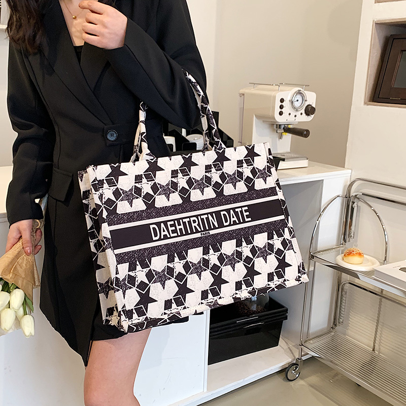 Luxury Designer Handbag for Womens Fashion Brand Designer Bag Jacquard Embroidery Female Girls Shopper Canvas Tote Shoulder Bag, Style 1
Luxury Designer Handbag for Womens Fashion Brand Designer Bag Jacquard Embroidery Female Girls Shopper Canvas Tote Shoulder Bag, Style 1
