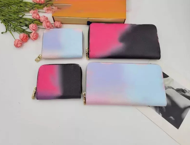 brand designer women gradient color long wallets luxury wristlet bag purse passport ID credit card holder artificial cowhide clutch short wallet Original box 81270, No box
brand designer women gradient color long wallets luxury wristlet bag purse passport ID credit card holder artificial cowhide clutch short wallet Original box 81270, No box