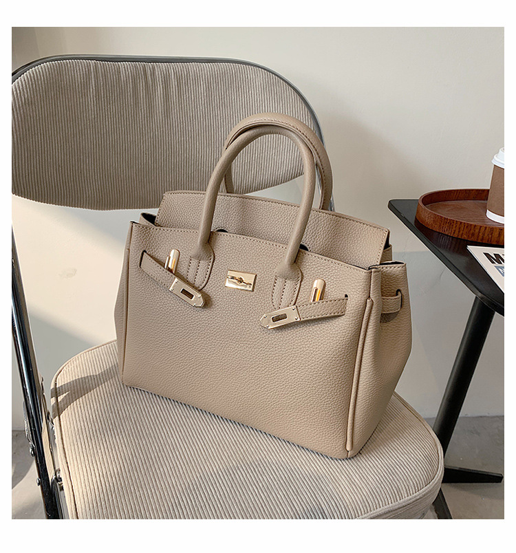 Womens Bag 2021 Autumn and Winter New Lychee Pattern Birkin Bag Fashion Handbag Vintage Bag Shoulder Crossbody Twist Lock, White
Womens Bag 2021 Autumn and Winter New Lychee Pattern Birkin Bag Fashion Handbag Vintage Bag Shoulder Crossbody Twist Lock, White