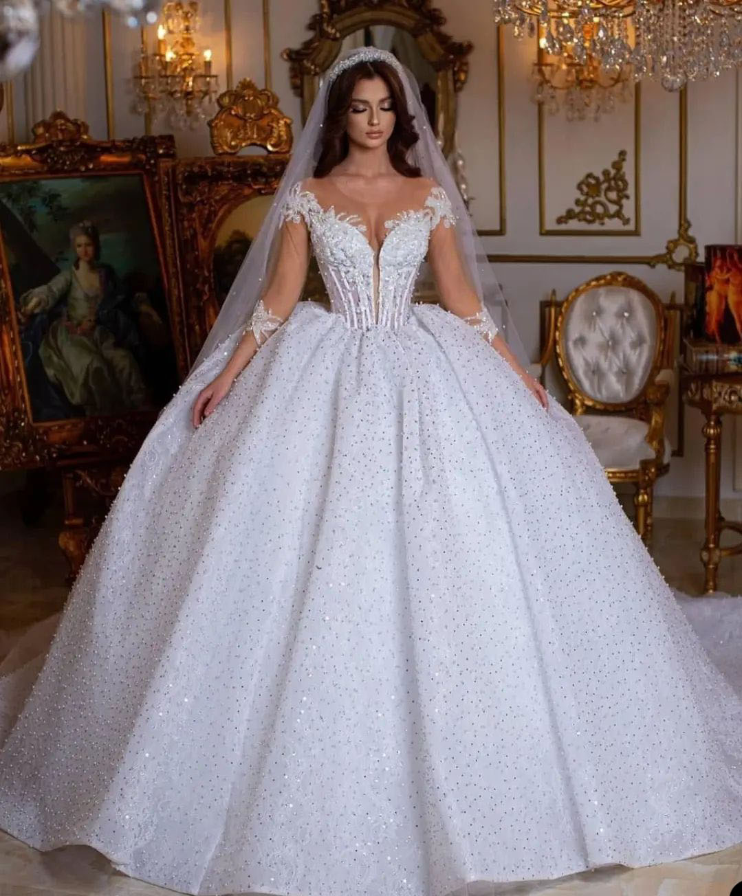 Luxurious Ball Gown Wedding Dresses Sexy V Neck Off Shoulder Strapless Sleeveless Appliques Beaded Sequins Lace Floor Length Bridal Ruffles Made Weddi
