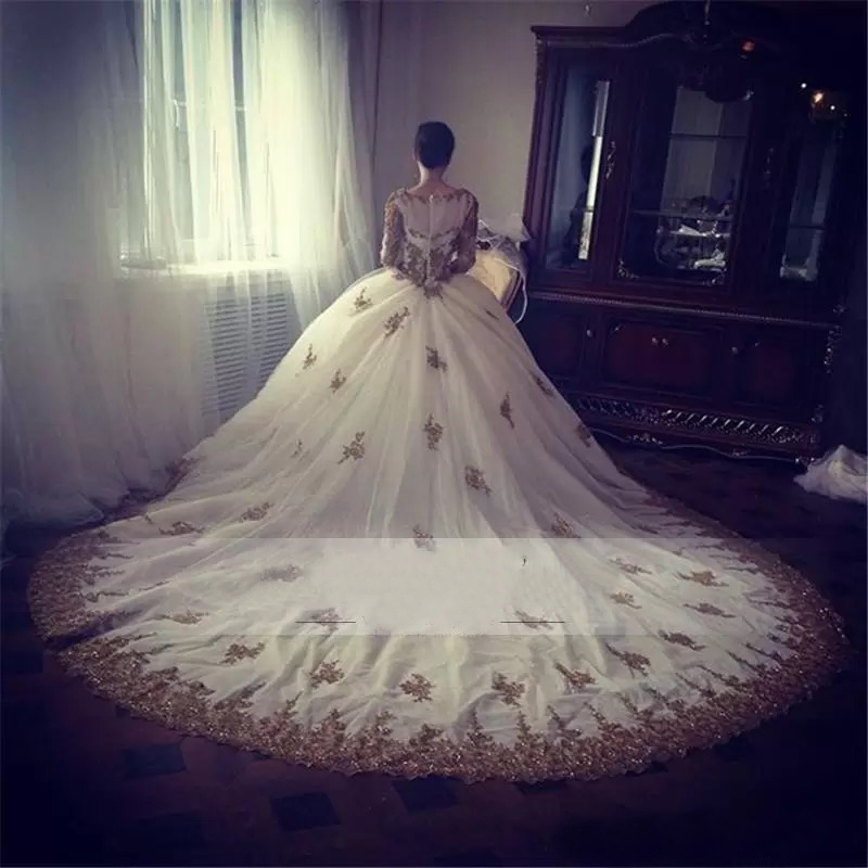 2022 Gold lace Applique Long Sleeve Beaded Ball Gown Wedding Dresses Organza Crew Long Train Wedding Gowns