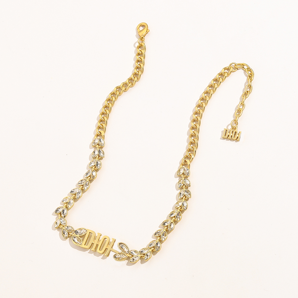 Classic 18K Gold Plated Stainless Steel Necklace Women Designer Necklaces Chunky Choker Letter Pendants Chain Crystal Wedding Jewelry Accessories ZG1559
Classic 18K Gold Plated Stainless Steel Necklace Women Designer Necklaces Chunky Choker Letter Pendants Chain Crystal Wedding Jewelry Accessories ZG1559