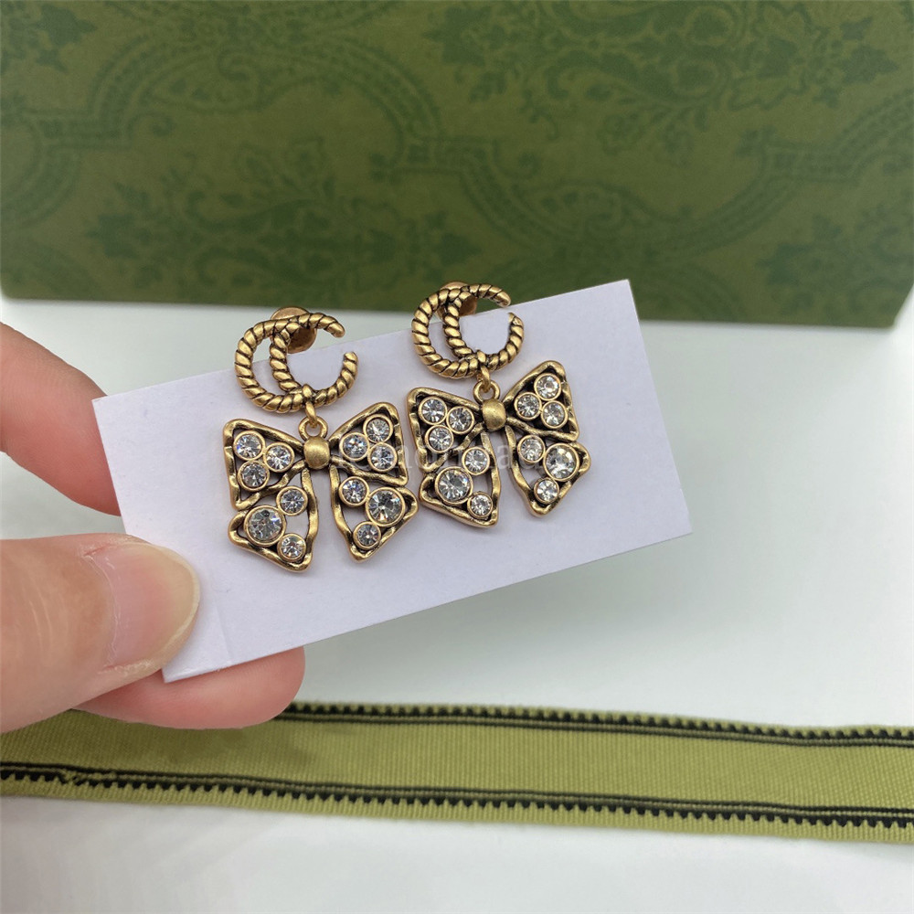 Designer Rhinestone Charm Stud Fashion Bowknot Crystal Earring Women Vintage Style Studs Birthday Gift for Woman
Designer Rhinestone Charm Stud Fashion Bowknot Crystal Earring Women Vintage Style Studs Birthday Gift for Woman