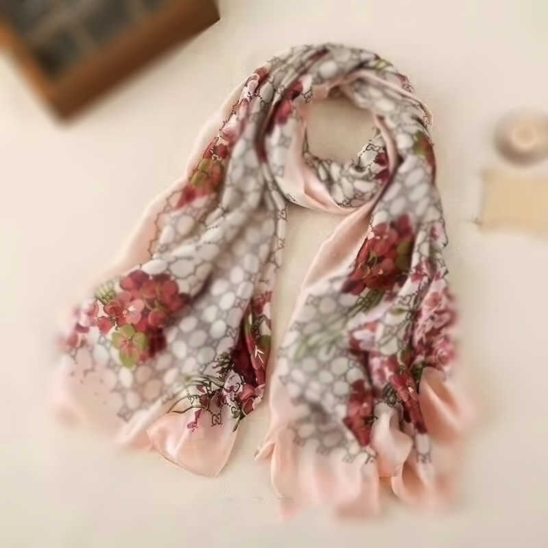 2022 famous designer ms xin design gift scarf high quality 100% silk scarf size 180x90cm
2022 famous designer ms xin design gift scarf high quality 100% silk scarf size 180x90cm