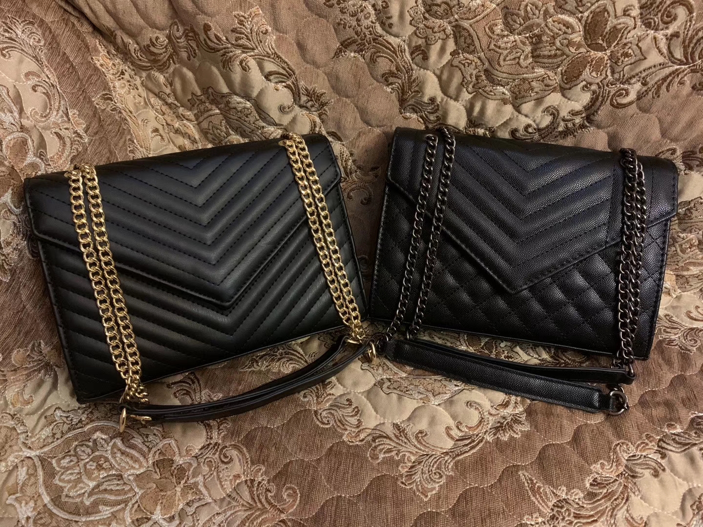 High Quality Famous designer Shoulder bag Pu leather Fashion Gold chain bag Cross body Pure color Female women handbag cross body, Blac and black chain
High Quality Famous designer Shoulder bag Pu leather Fashion Gold chain bag Cross body Pure color Female women handbag cross body, Blac and black chain