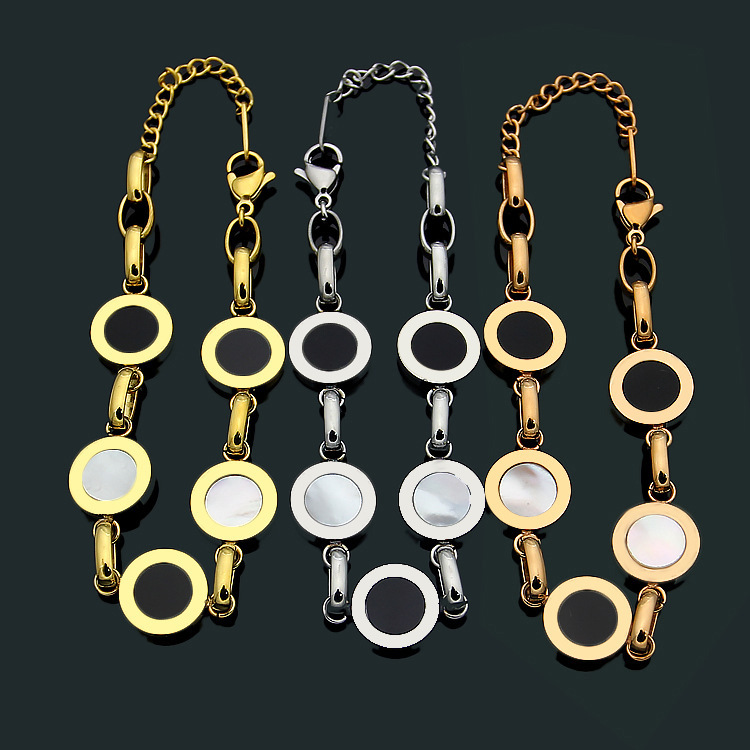 2022 Top Quality Classic Style Women Designer Bangle Five Round Medals Black And White Shell Bracelet Stainless Steel Couple Jewelry
2022 Top Quality Classic Style Women Designer Bangle Five Round Medals Black And White Shell Bracelet Stainless Steel Couple Jewelry