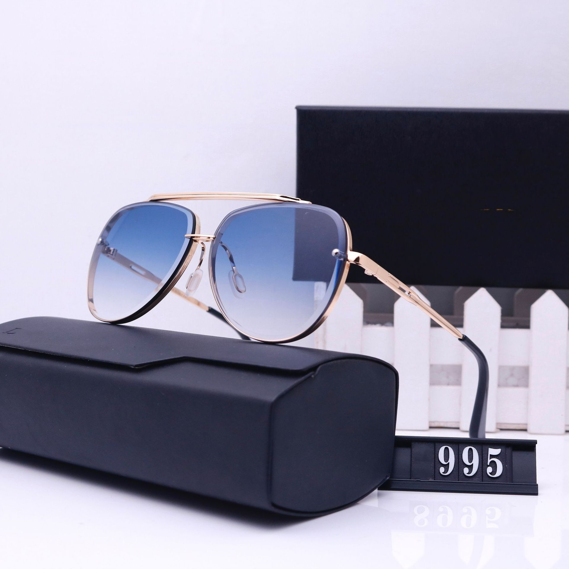 NEW Luxurious Sunglasses Designer Fashion For Men Woman Metal Vintage ray Sunglasses Summer Mens Style Square sun glasses man UV 400 Lens Original Box 888
NEW Luxurious Sunglasses Designer Fashion For Men Woman Metal Vintage ray Sunglasses Summer Mens Style Square sun glasses man UV 400 Lens Original Box 888