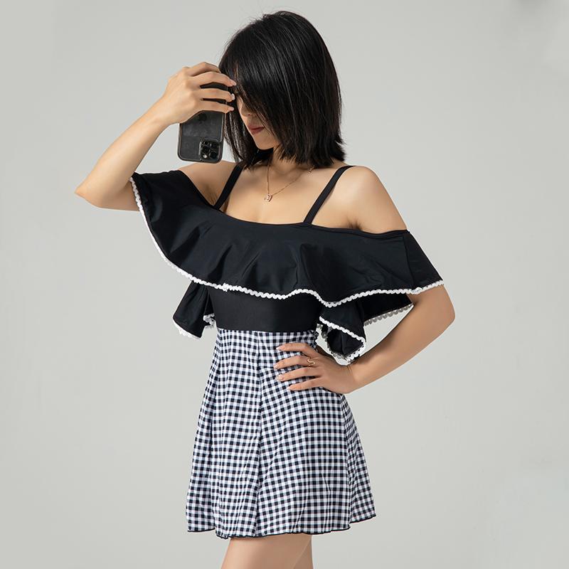Women's Swimwear Sexy Off Shoulder Ruffle Bathsuit Women's One Piece Slimming Tummy Control Monokini Classic Plaid Swimdress Open BackWo, Black
Women's Swimwear Sexy Off Shoulder Ruffle Bathsuit Women's One Piece Slimming Tummy Control Monokini Classic Plaid Swimdress Open BackWo, Black