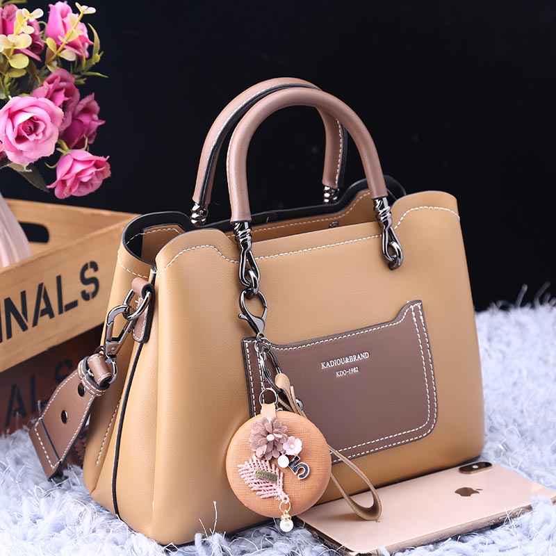 Designer Women Bags New Fashion Leather Handbags Simple Shoulder Messenger Women's Large Bags, Size: approx. 25cmx19cmx12cm
Designer Women Bags New Fashion Leather Handbags Simple Shoulder Messenger Women's Large Bags, Size: approx. 25cmx19cmx12cm