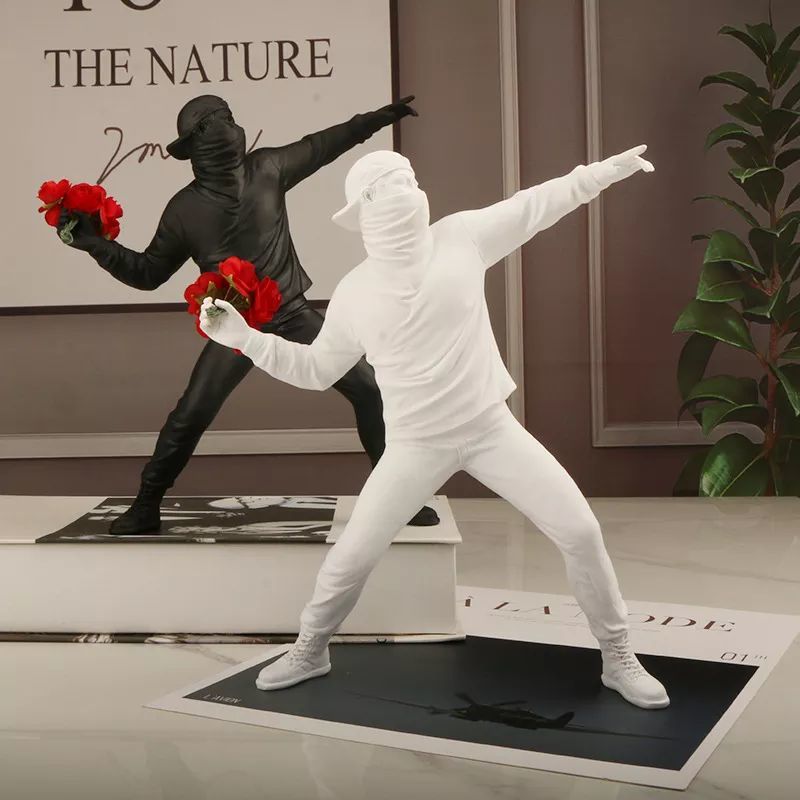 VILEAD Resin Flower Thrower Figurines Banksy Sculpture Modern Art Statue Office Living Room Home Decoration for Interior Desktop