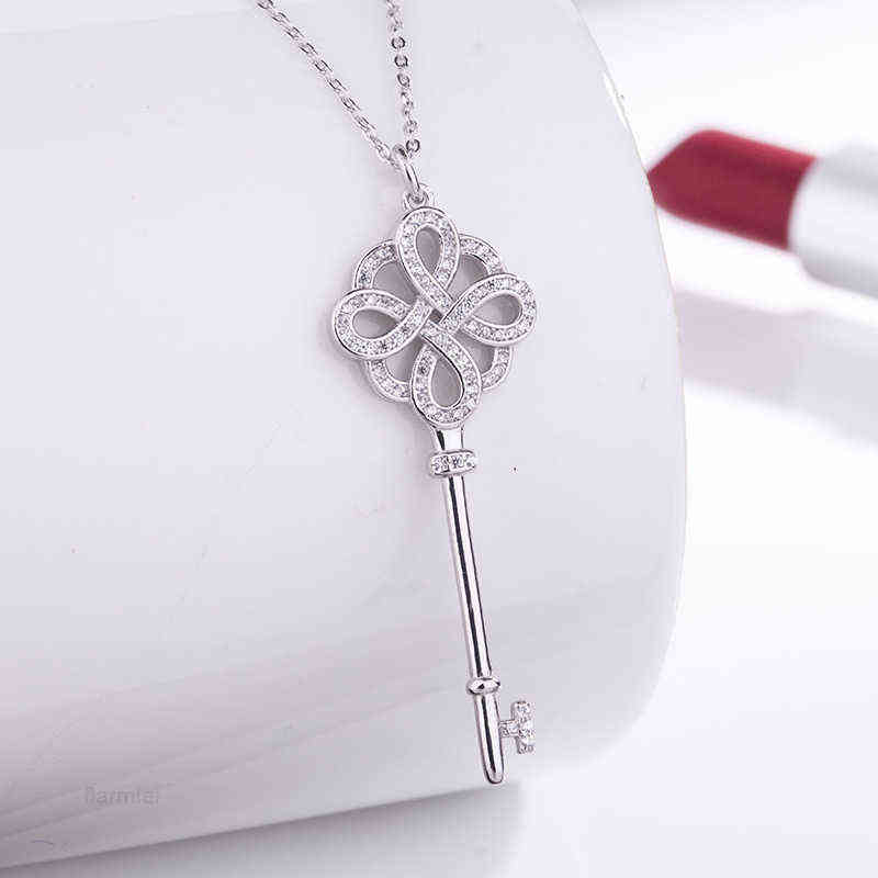 Chinese Knot Silver Plated Necklace female t family temperament key pendant clavicle chain medium long net red light luxury niche
Chinese Knot Silver Plated Necklace female t family temperament key pendant clavicle chain medium long net red light luxury niche