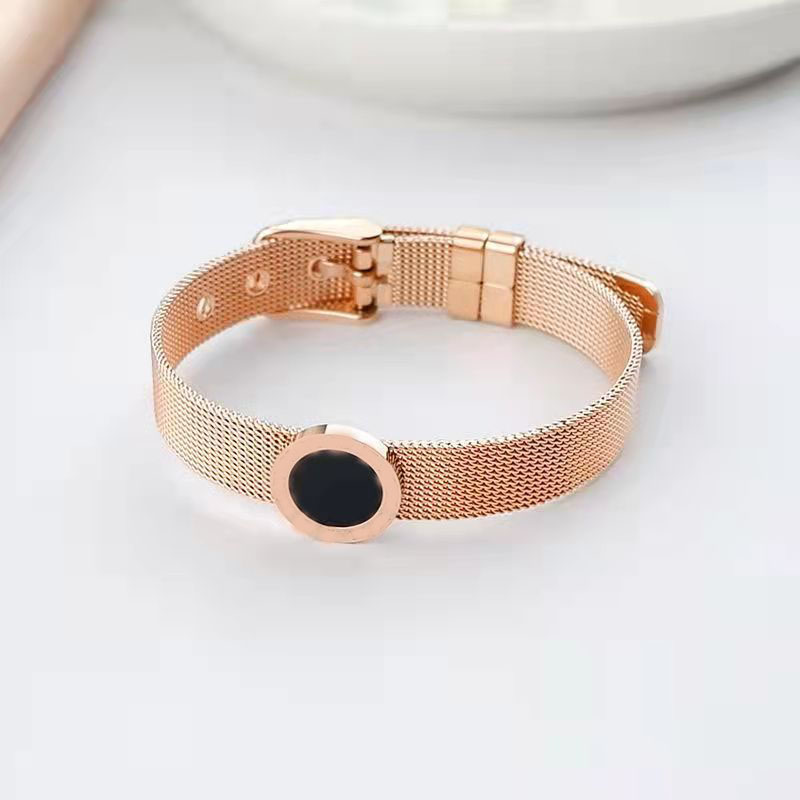 Designer high quality Roman Band bracelet Cuff hip Hop men's and women's titanium steel non fading rose gold bracelet
Designer high quality Roman Band bracelet Cuff hip Hop men's and women's titanium steel non fading rose gold bracelet